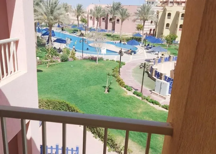شاليهات بورتو ساوث بيتش للعائلات فقط * Ajn-Szuhna